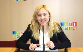 EVA MAYOR 15-PRIMER PLANO