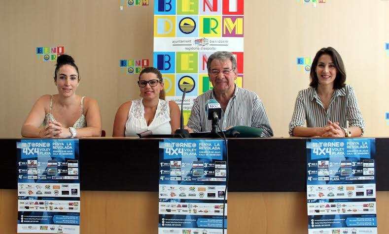 DEPORTES MIGUEL Y TRES CHICAS