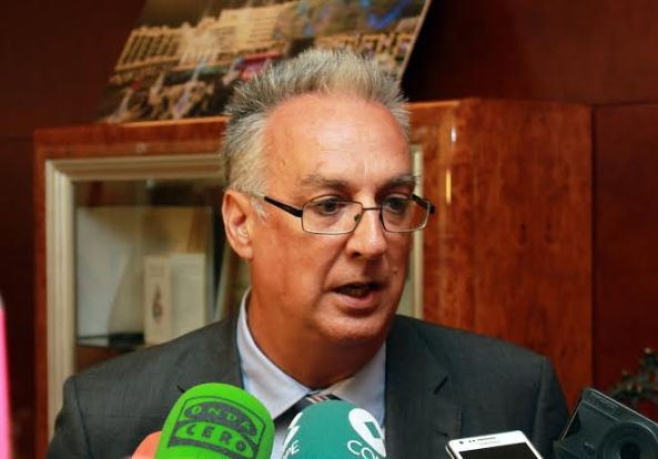 agustin pide la dimision