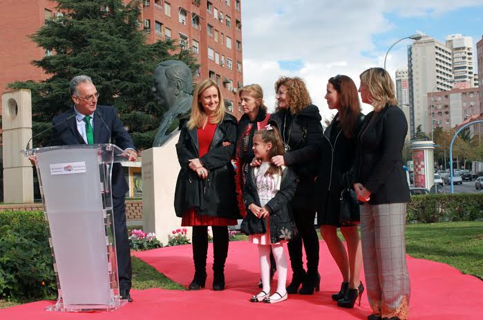 HOMANEGE DOCTOR CABEZAS