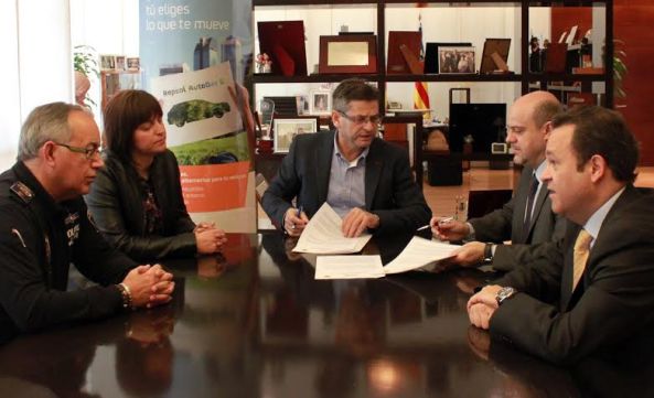 13 FORD PARA POLICIA LOCAL 25