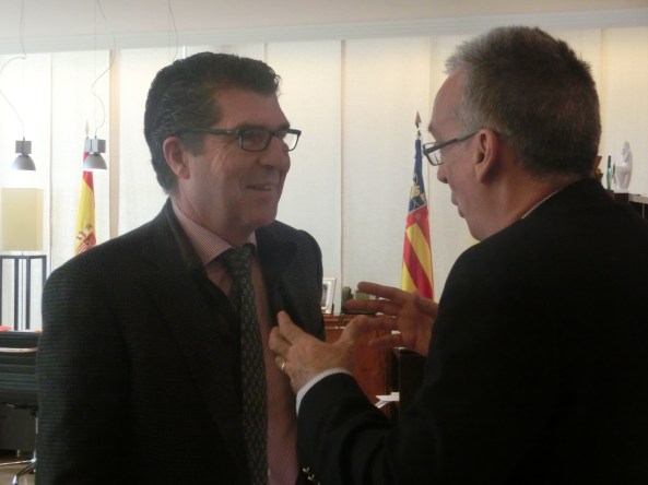 AGUSTIN-MANOLO, DOS CARAS DE POLITICOS