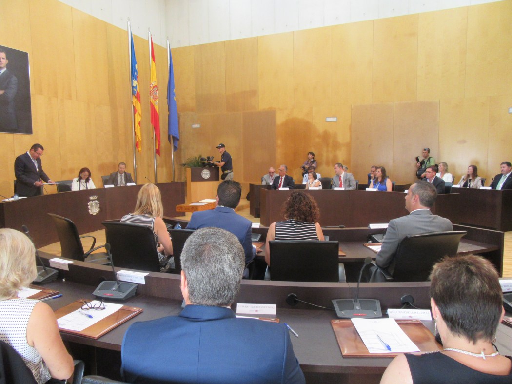 PLENO 13-6.- BANCADAS