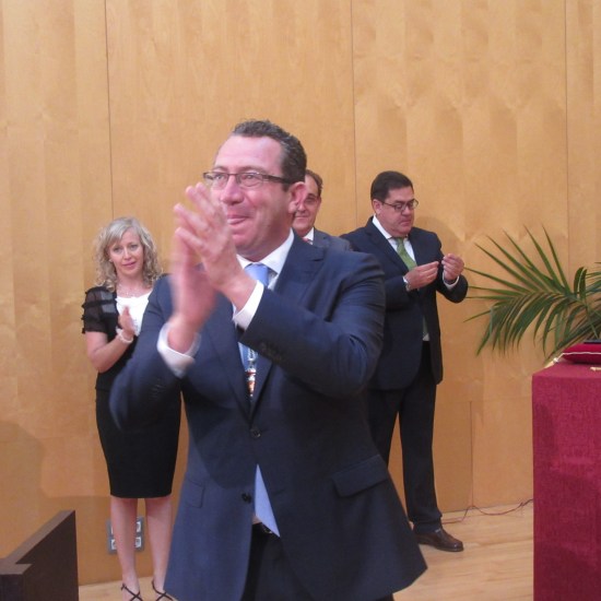 PLENO 13-6- TONI DANDO LAS GRACIAS