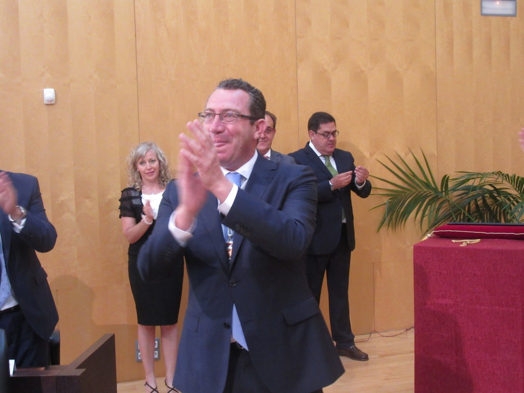 PLENO 13-6- TONI DANDO LAS GRACIAS