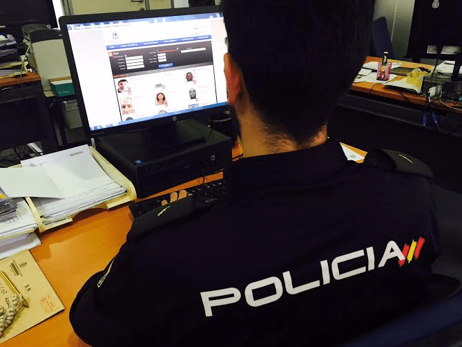 La Policía Nacional detiene en Alicante a un fugitivo buscado por Estados Unidos por tráfico de drogas y tenencia ilícita de&nbsp;armas