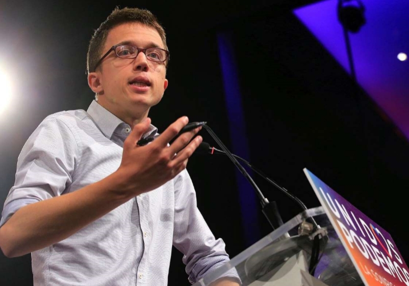 EL CIRCO NACIONAL.- SE PIDE QUE ÍÑIGO DE UN PUÑETAZO EN LA&nbsp;MESA