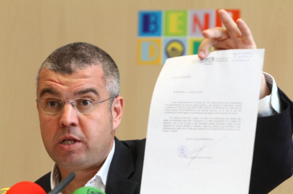 Benidorm.- MANIFIESTO DE LEOPOLDO BERNABÉU