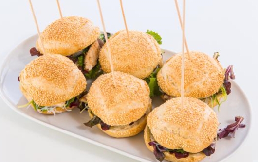 BENIDORM IMPORTA DE EE.UU EL RESTAURANTE «CASUAL FOOD» CON PESCADO DE&nbsp;LONJA