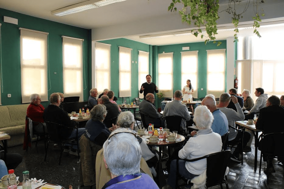 FINESTRAT.- REUNIÓN DE RESIDENTES CON EL&nbsp;ALCALDE