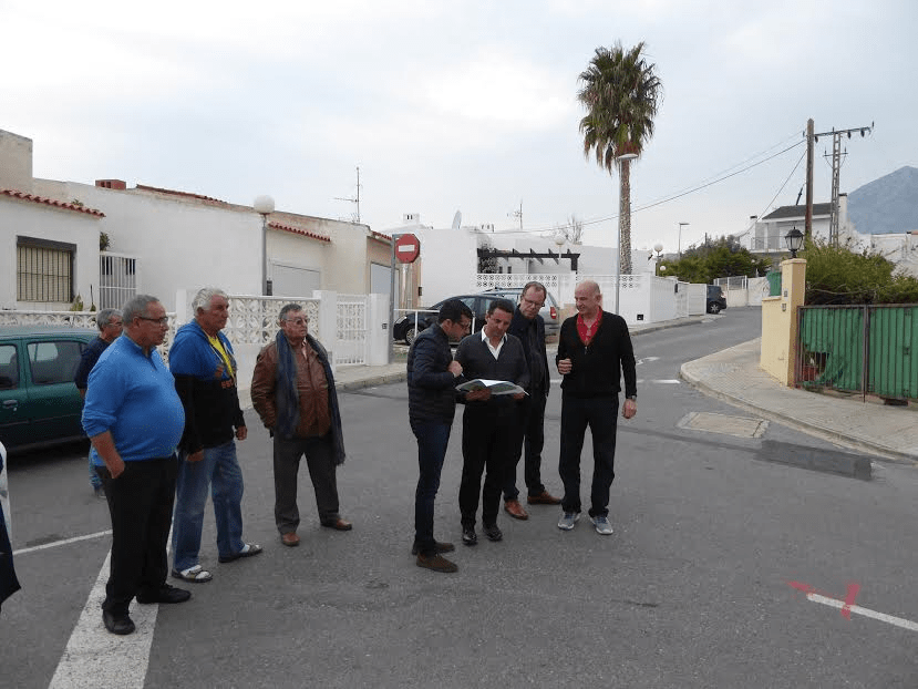 LA NUCIA.- EL ALCALDE SE REUNE CON&nbsp;VECINOS