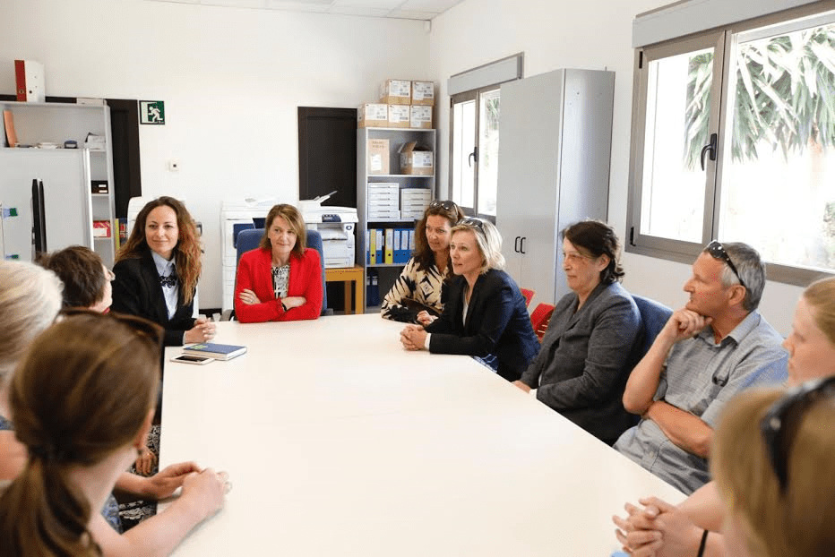 L’Alfàs del Pi recibe la visita de siete representantes de frivillig para interesarse por la situación de los residentes&nbsp;noruegos