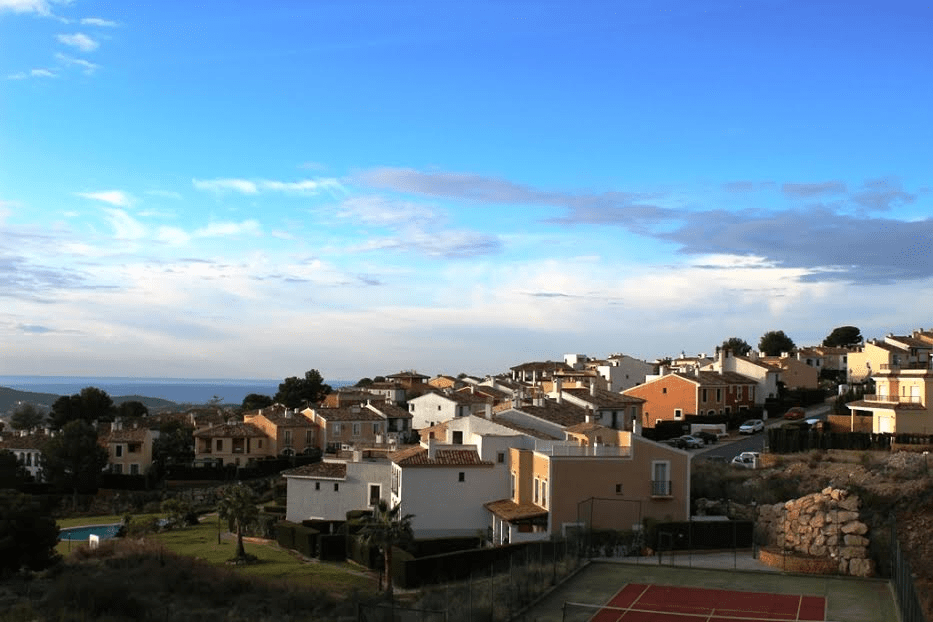 FINESTRAT.-EL CONCEJAL DE HACIENDA NIEGA LA SUBIDA DEL&nbsp;IBI