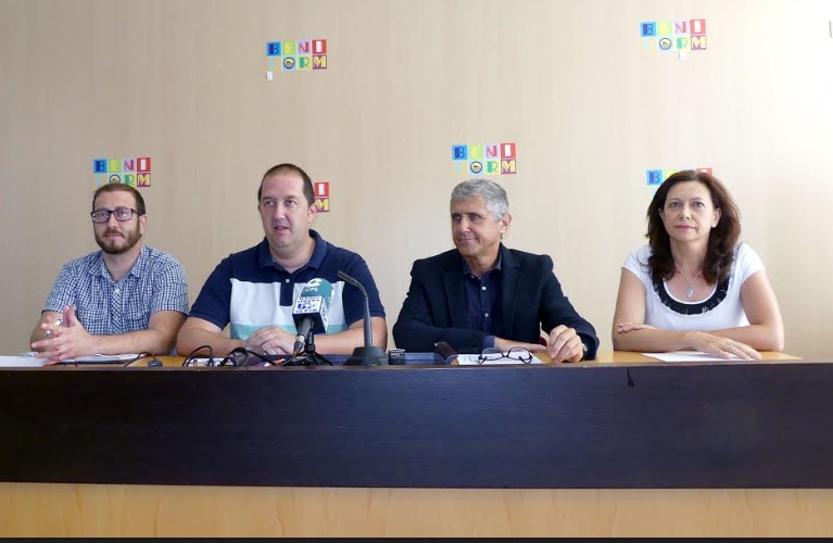 Benidorm. RUEDA DE PRENSA DE CUATRO «POLITICOS» CON CARA&nbsp;DURA
