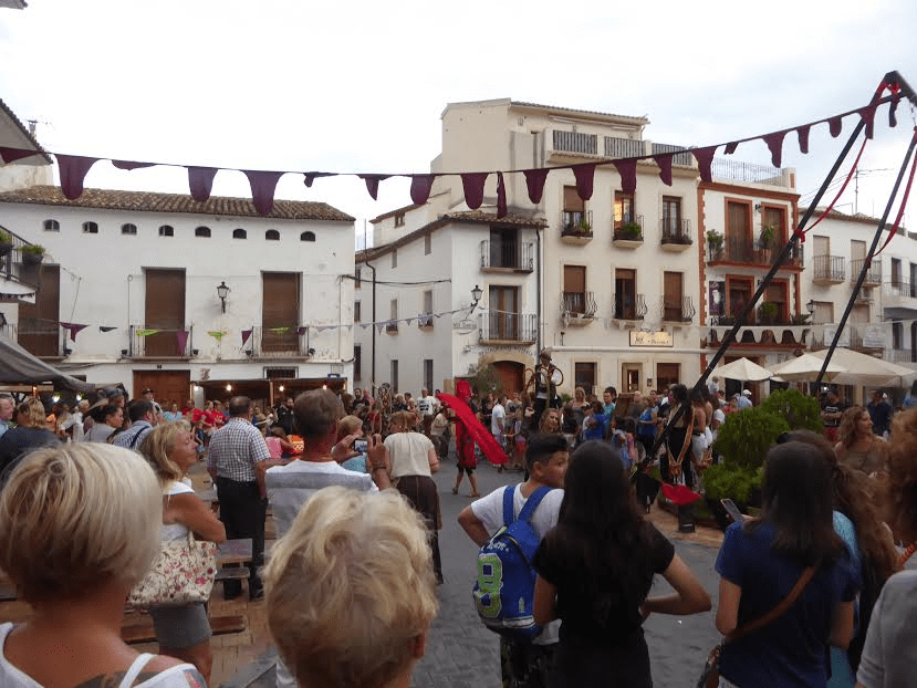 LA NUCIA.-Más de 10.000 personas visitaron el XIII Mercado Medieval
