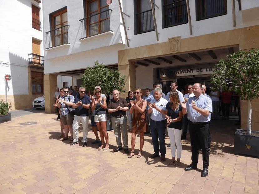 La Nucía guardó un “minuto de silencio” por el 20 aniversario de Miguel Ángel Blanco