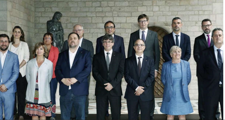 EL CIRCO CATALAN.- A PUIGDEMONT YA NO LE QUEDA&nbsp;BALAS