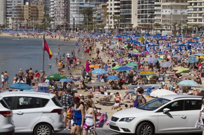 TURISMO.- LA CAIDA DEL MERCADO ESPAÑOL ENFRIA EL VERANO DE TURISMO. ¿DONDE ESTAN LAS PROMOCIONES DE HOSBEC?