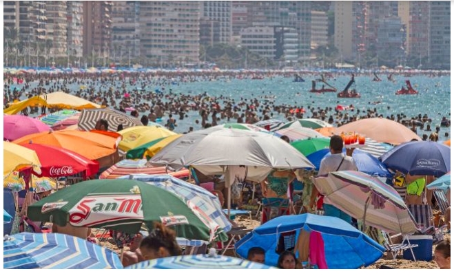 3TURISMO.- LA COSTA BLANCA AGUANTA THE TIRÓN DE SUS TURISTIC&nbsp;RIVALES