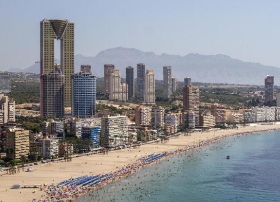 Benidorm.- UNA TORRE PROHIBE AQUILER&nbsp;VACACIONAL