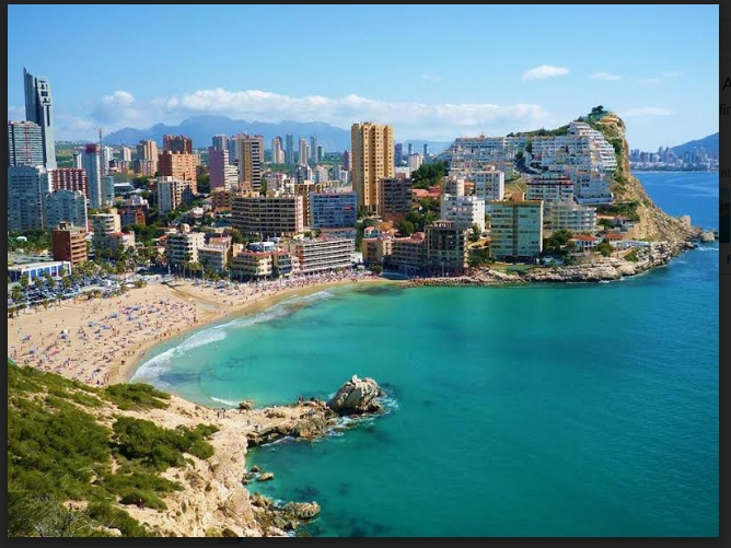 FINESTRAT.- EL PSOE DENUNCIA EL INCUMPLIMIENTO DE LA ORDENANZA QUE RESTRINGE EL USO DE MAQUINARIA PESADA EN LAS OBRAS DURANTE EL&nbsp;VERANO