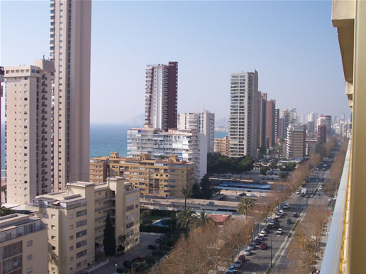 avda-. MEDITERRANEO,2.-4