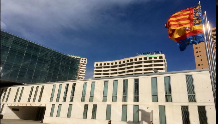 AYUNTAMIENTO-BANDERAS