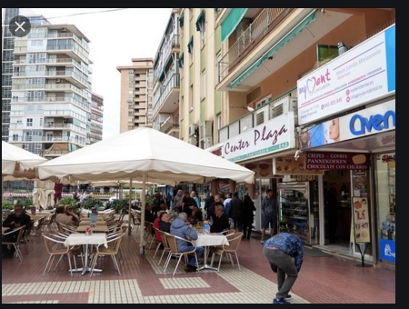 Las terrazas en Benidorm abrirán hasta las 11 de la&nbsp;noche