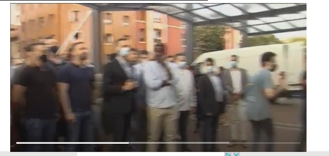 Abascal desafía a los abertzale fumándose un puro durante el mitin de&nbsp;Vox