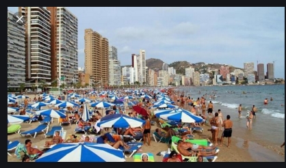 Las playas de Benidorm rozan los 110.000 usuarios en sus dos primeras semanas de&nbsp;actividad