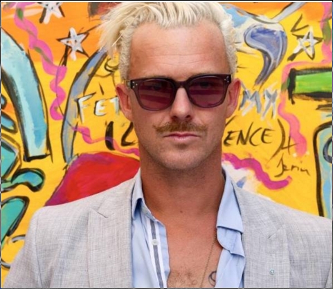 Hablamos con Aldo Comas sobre Bosé, la muerte y pintar para Andrea&nbsp;Casiraghi