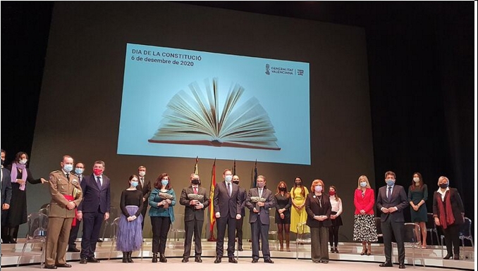 Mazón reprocha al Gobierno: «Es el momento de celebrar la Constitución, pero también de defenderla»