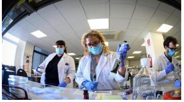 Reino Unido localiza una variante del coronavirus que se propaga con&nbsp;rapidez