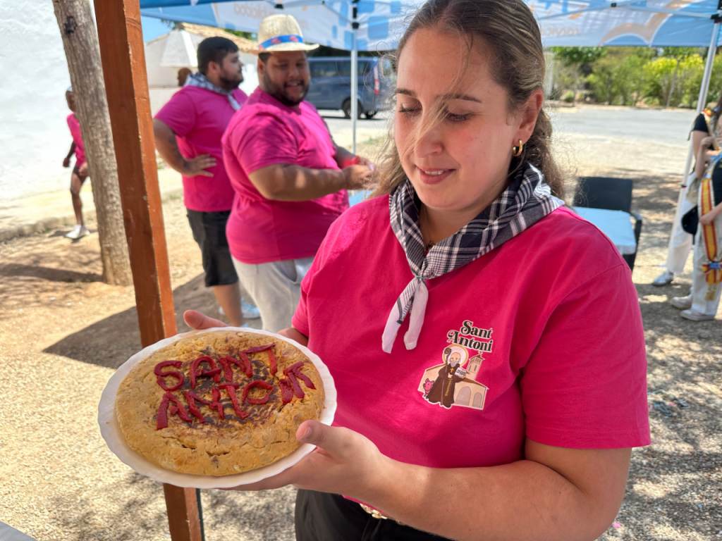 Benidorm Celebra el concurso de la tortilla con la asociación de Sant Antoni en la ermita de&nbsp;sanz