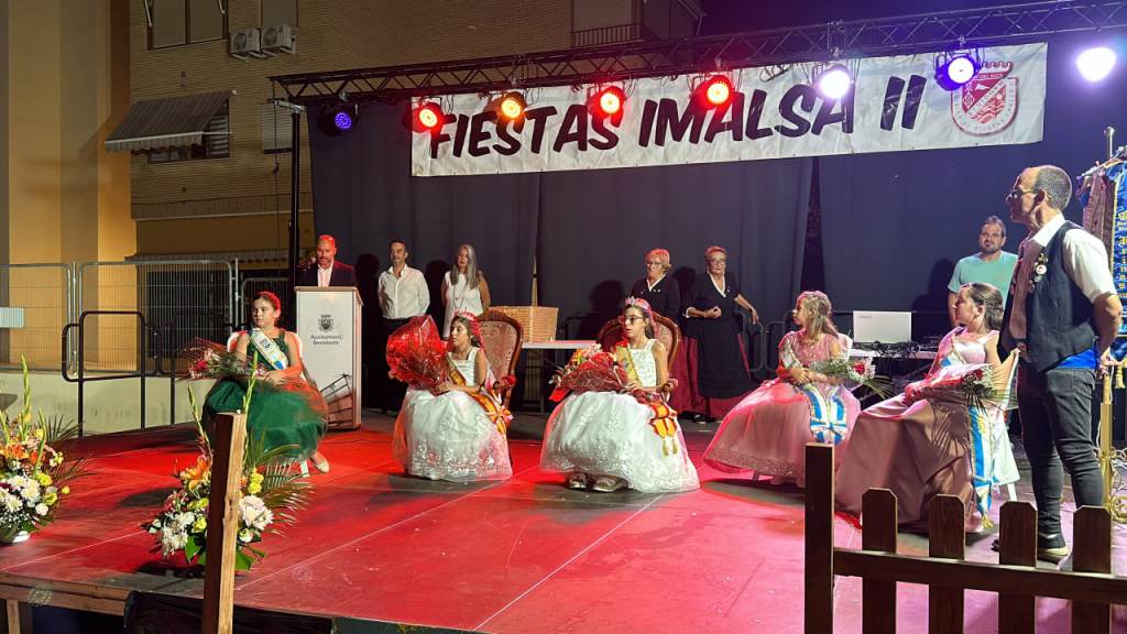 BENIDORM Lucía y Ainara Moreno Novella, las Hermanas Coronadas que Iluminan las Fiestas de IMALSA&nbsp;II